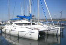 A quai - Fountaine Pajot Athena 38 Maestro, Occasion (2001) - France (Ref 268)