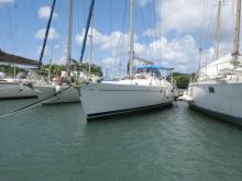 Beneteau 50: En marina